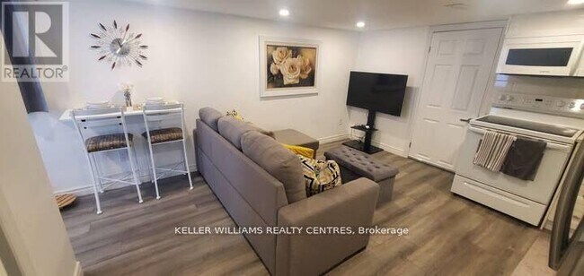 17 Oak Park Ave in Toronto, ON - Building Photo - Building Photo