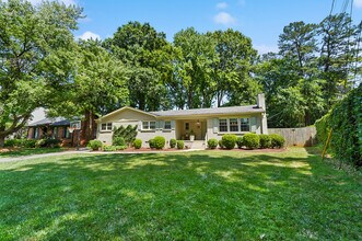 614 Ellsworth Rd in Charlotte, NC - Foto de edificio - Building Photo