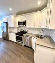 145 Cottage St, Unit 3 Apartamentos