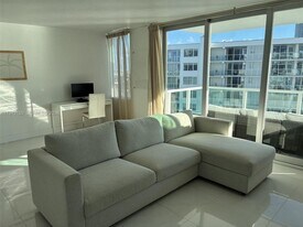 1000 West Ave in Miami Beach, FL - Building Photo