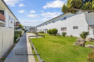 La Rue Apartments in Downey, CA - Foto de edificio - Building Photo