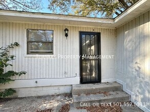 361 N Oak Ct in Jacksonville, AR - Building Photo - Building Photo