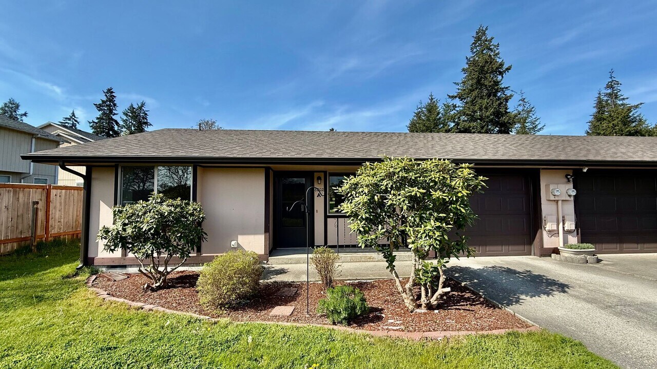 8202 Union Mills Rd SE in Lacey, WA - Building Photo