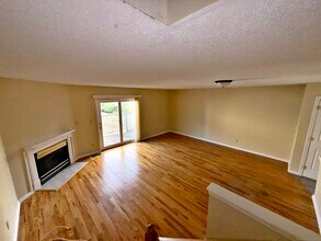 34 Ivy Grove Ct in Shelton, CT - Building Photo - Building Photo