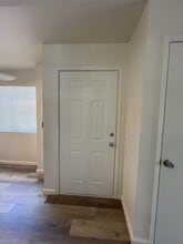 4623 Krissylouise Way in Las Vegas, NV - Building Photo - Building Photo