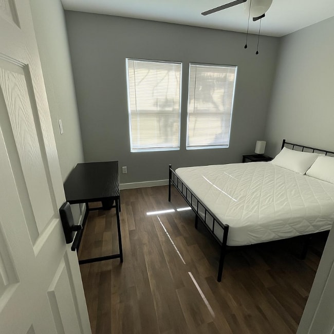 property at 427 E Southcross