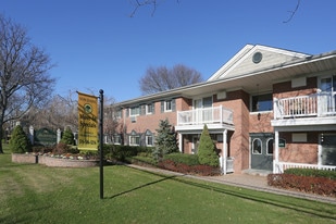 Fairfield Estates At Farmingdale Village in Farmingdale, NY - Building Photo