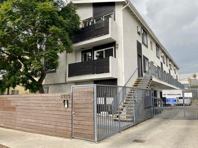 6123 Eleanor Ave in Los Angeles, CA - Building Photo - Building Photo