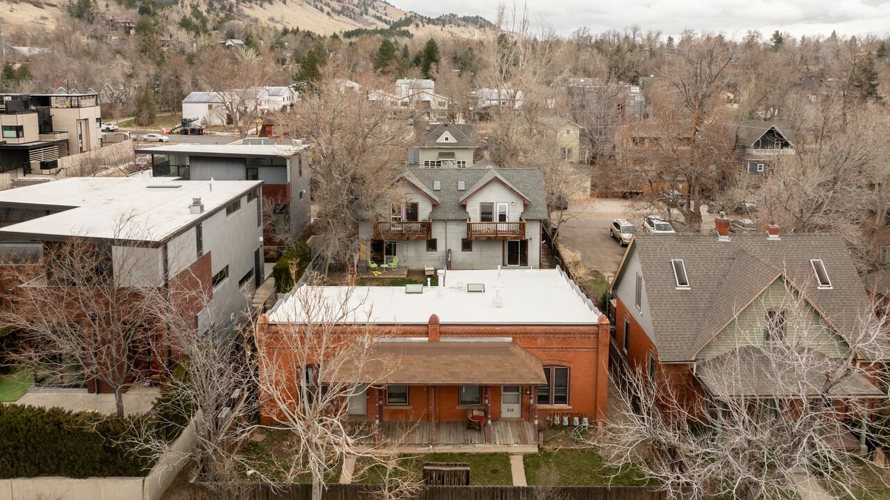 315 Canyon Blvd in Boulder, CO - Building Photo