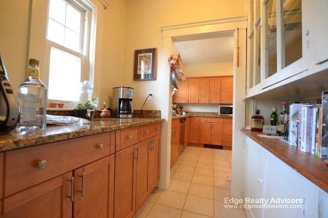 6 Oliva Rd in Boston, MA - Building Photo - Building Photo
