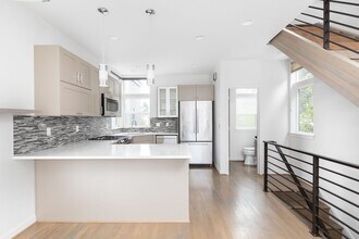 2445A NW 63rd St in Seattle, WA - Building Photo - Building Photo