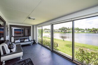 17 Mayfair Ln in Boynton Beach, FL - Building Photo - Building Photo