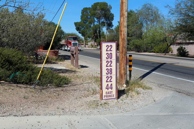 2230-2248 E Prince Rd in Tucson, AZ - Building Photo - Building Photo