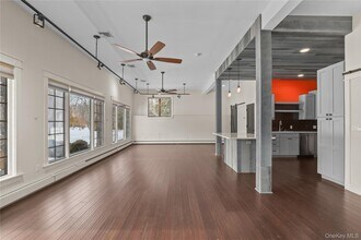 600 Cantitoe St in Bedford, NY - Building Photo - Building Photo