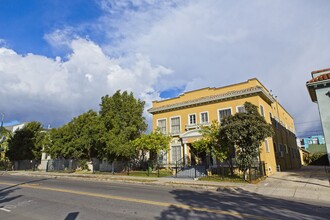 620 N Wilton Pl in Los Angeles, CA - Foto de edificio - Building Photo