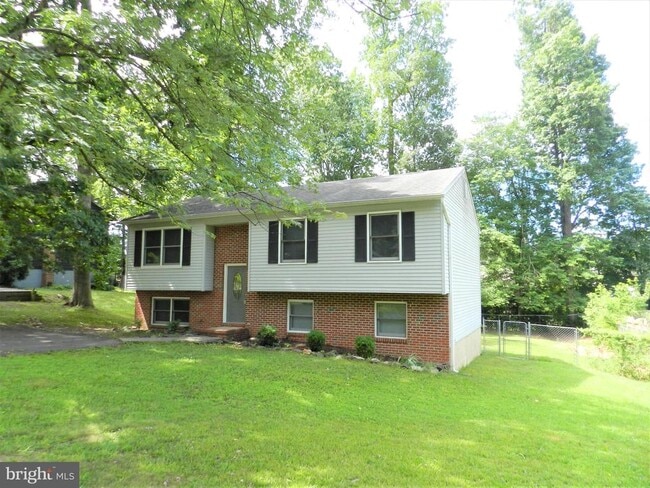 property at 7100 Plantation Forest Dr