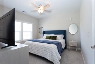 7501 Highway 70 S, Unit 301 in Nashville, TN - Foto de edificio - Building Photo