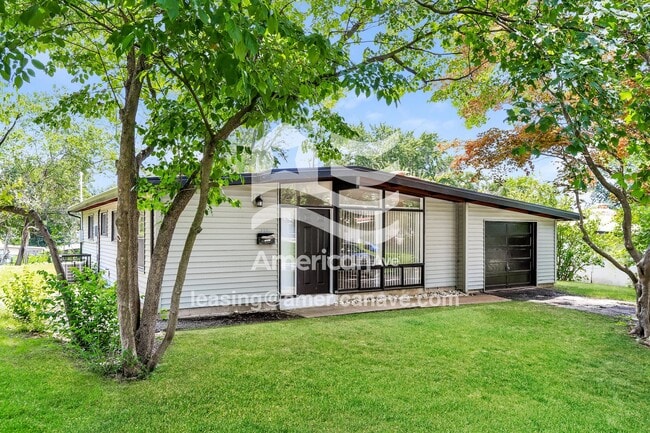 830 St Anthony Ln in Florissant, MO - Foto de edificio - Building Photo