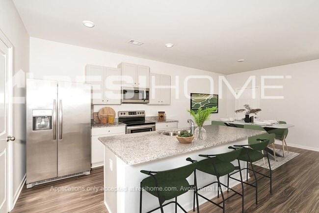 307 Oakwood Dr NW in Milledgeville, GA - Building Photo - Building Photo