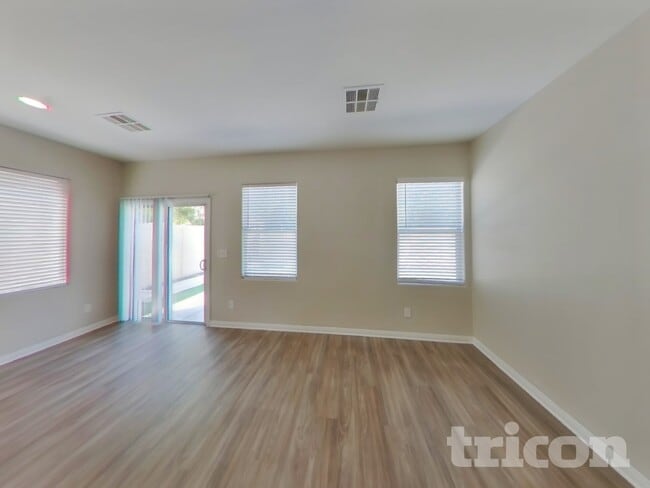8424 Quarentina Ave in Las Vegas, NV - Building Photo - Building Photo