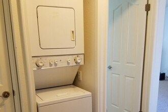 1760 El Camino Real, Unit 202 in Encinitas, CA - Building Photo - Building Photo