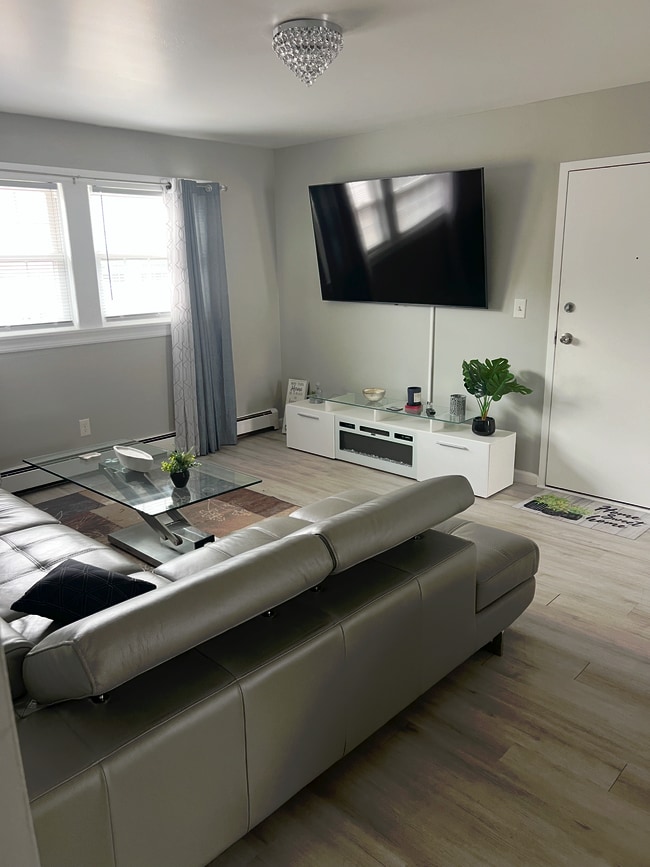 7123 Glendale Ave, Unit 1 Bed 1 Bath