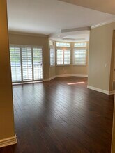 14415 Benefit St, Unit 102 in Sherman Oaks, CA - Foto de edificio - Building Photo