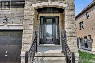 1343 Upper Thames Dr in Woodstock, ON - Building Photo - Building Photo