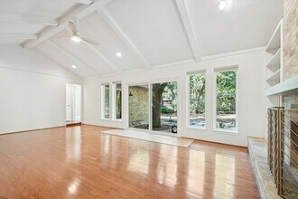 2505 Comburg Castle Way in Austin, TX - Building Photo - Building Photo