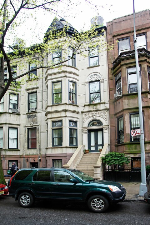 326 W 87th St in New York, NY - Foto de edificio