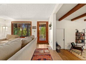 9326 SW 51st Ave in Portland, OR - Building Photo - Building Photo