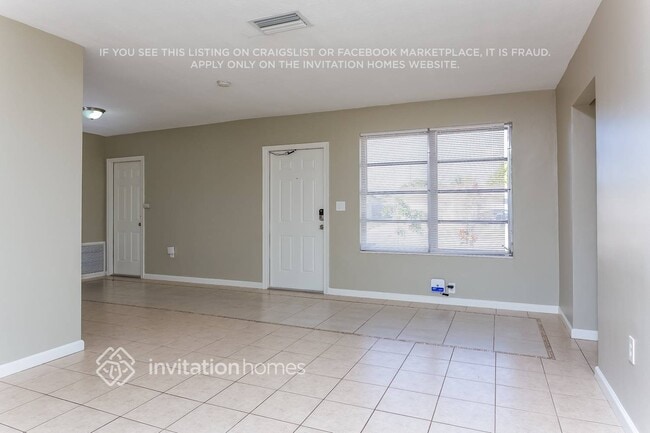 8600 NW 26th St in Sunrise, FL - Foto de edificio - Building Photo