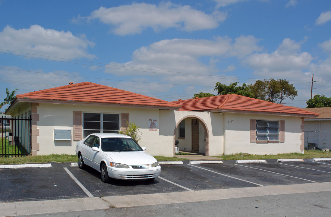 3961 NW 30th Ter in Lauderdale Lakes, FL - Building Photo