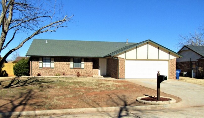 1135 W Johnathan Way in Mustang, OK - Building Photo - Building Photo