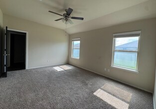 2420 Mulligan Ln in Navasota, TX - Building Photo - Building Photo