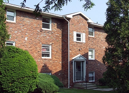 Brookside Apartments in Greensburg, PA - Building Photo