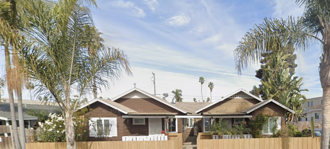 4960 Narragansett Ave in San Diego, CA - Building Photo