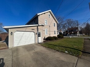 611 Spring St in Grove City, PA - Building Photo - Building Photo