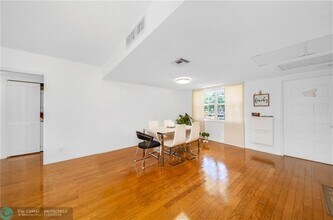 565 Oaks Ln-Unit -211 in Pompano Beach, FL - Building Photo - Building Photo