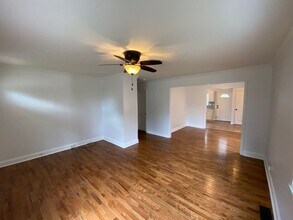 521 Greystone Rd in Charlotte, NC - Building Photo - Building Photo