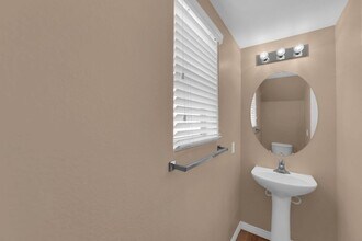 7330 Phlox Rd in Las Vegas, NV - Building Photo - Building Photo