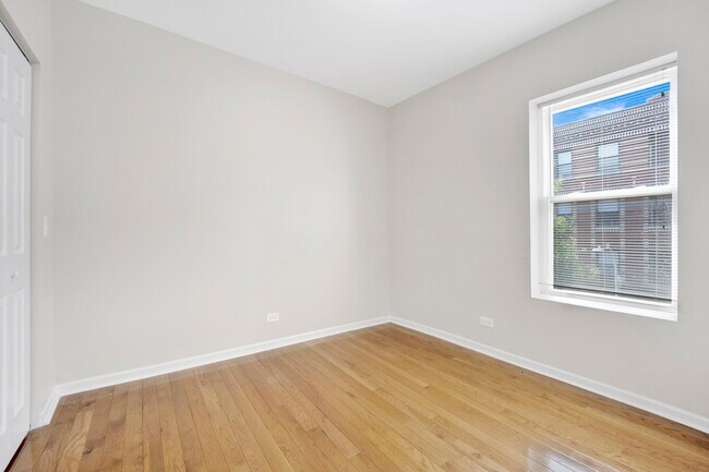3922 W Altgeld St in Chicago, IL - Building Photo - Building Photo
