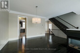 6490 Kingston Rd in Toronto, ON - Building Photo - Building Photo