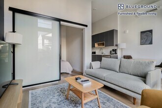 2245 NW 56th St in Seattle, WA - Foto de edificio - Building Photo