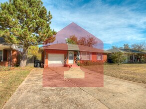 2017 Downing St in The Village, OK - Building Photo - Building Photo