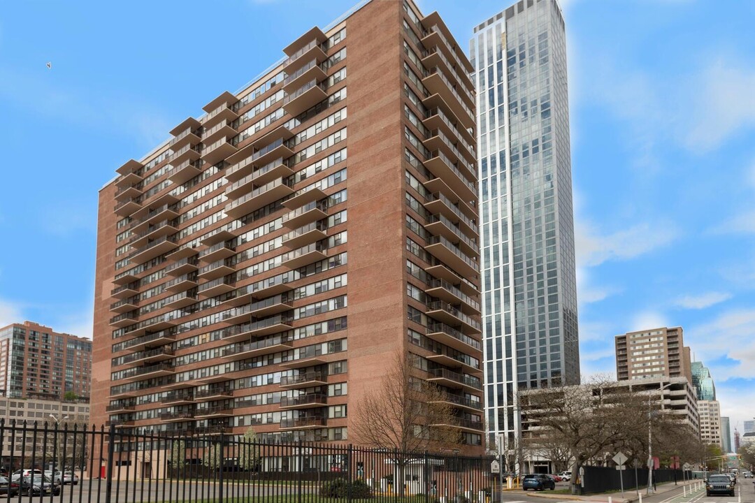 270 Marin Blvd in Jersey City, NJ - Building Photo