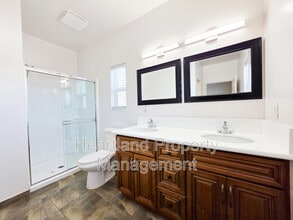 690 N Grape St in Escondido, CA - Building Photo - Building Photo