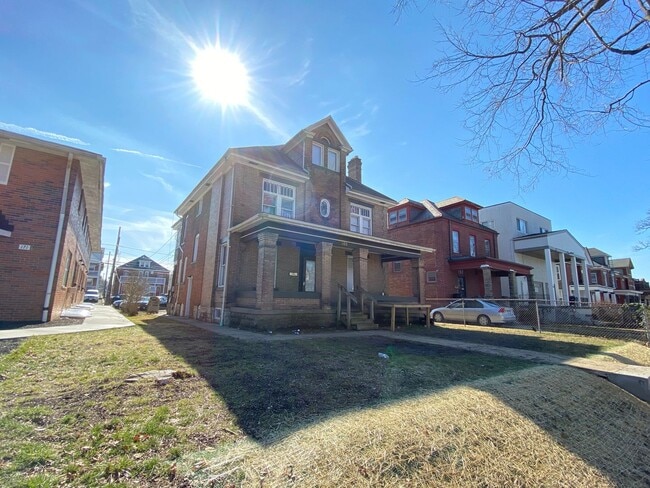 property at 165 E 12th Ave