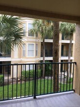 949 Riverside Dr-Unit -421 in Coral Springs, FL - Building Photo - Building Photo