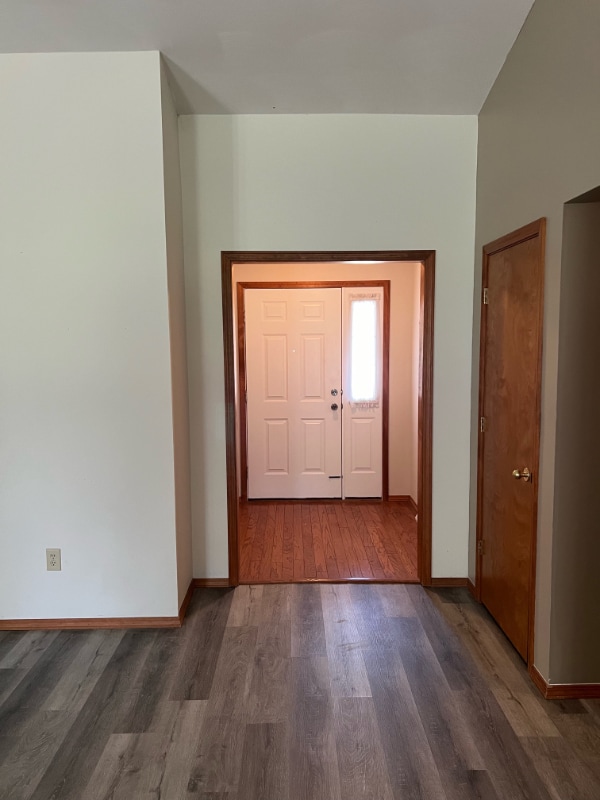 1124 Old Crows Way in Springfield, IL - Foto de edificio - Building Photo